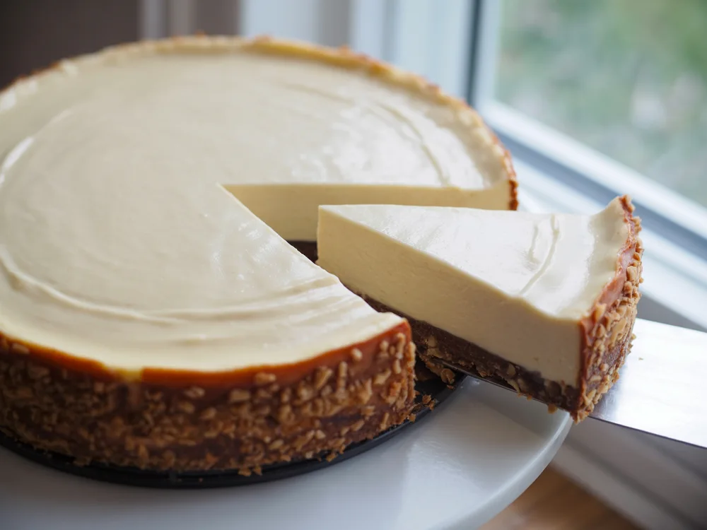 AI illustration of raw classic cheesecake