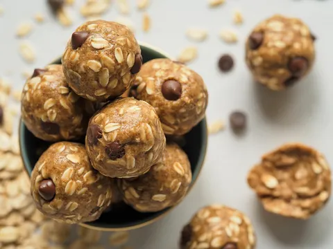 Illustration of raw energy balls