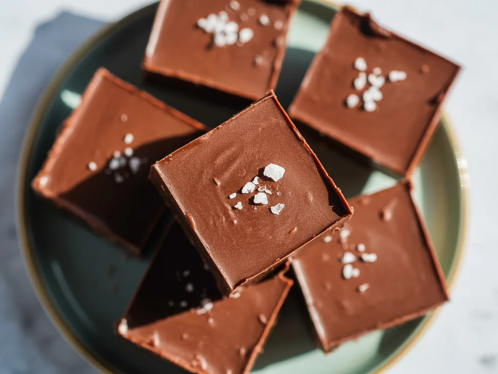 AI illustration of raw chocolate fudge
