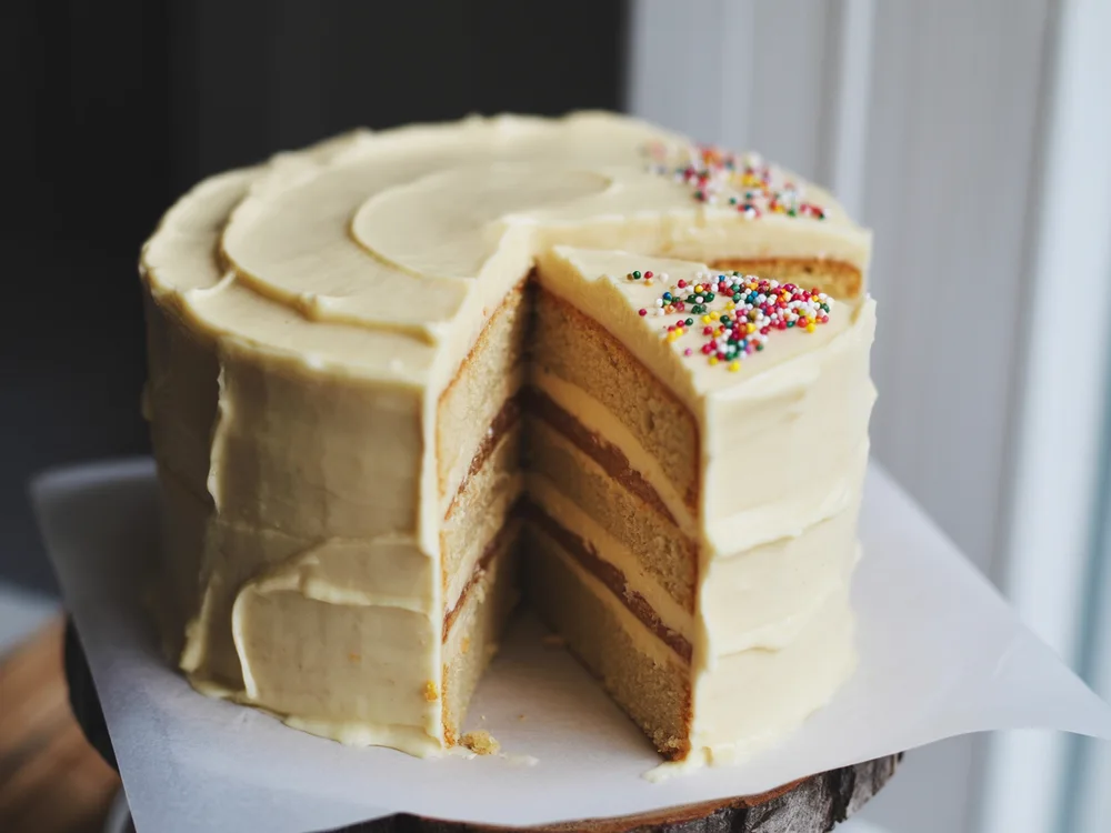 AI illustration of raw vanilla birthday cake